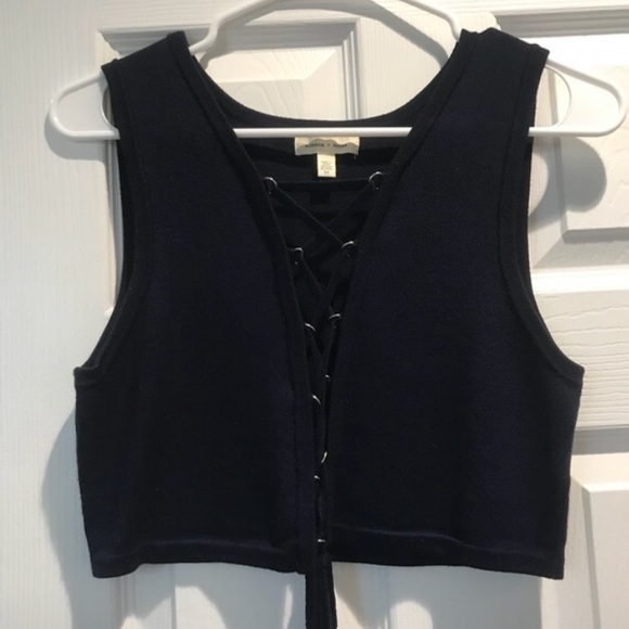 Silence + Noise, Lattice Crossed crop top - Picture 2 of 4